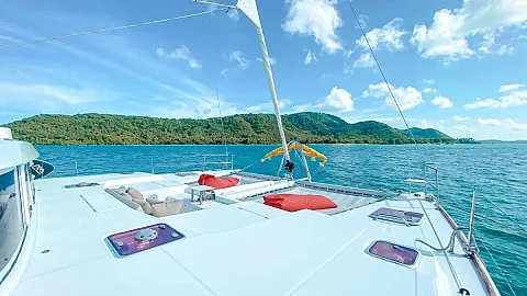 Blue Yeti | 50ft Lagoon | Charter Yacht in Phuket