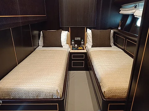 Leopard 90ft in Phuket