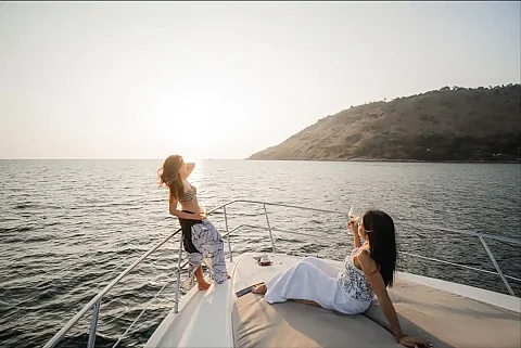  Breeze | 46ft Azimut | Charter Yacht in Phuket