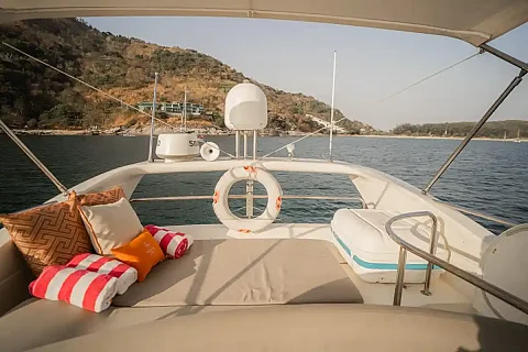  Breeze | 46ft Azimut | Charter Yacht in Phuket