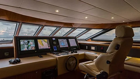  Piano | 112ft Heesen | Phuket