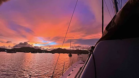  Coral Island (4 hrs) | Moonlight