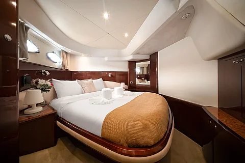  Khai & Naka Islands (4 hrs) | Bonnie