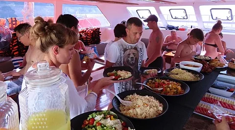  Phi Phi Island (10h) | Power Buddy