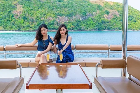  Phi Phi Island (10h) | Power Buddy