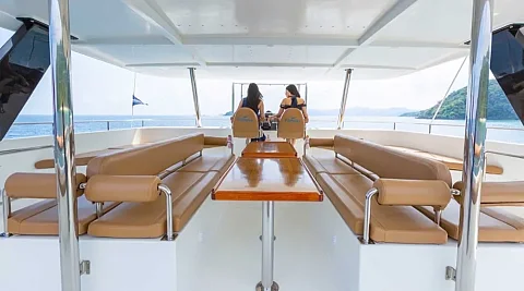  Phi Phi Island (10h) | Power Buddy