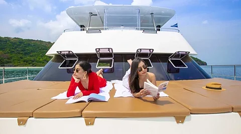  Phi Phi Island (10h) | Power Buddy