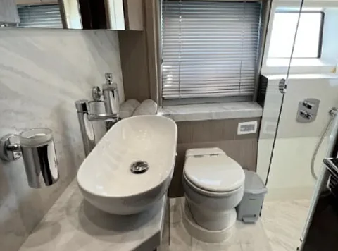  Khai & Maithon Islands (8h) | Bond