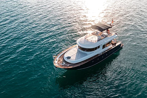  Maestro | 51ft Apreamare / Ferretti | Charter Yacht in Phuket