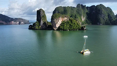  Parrot | 40ft Fountaine Pajot | Charter Yacht in Krabi