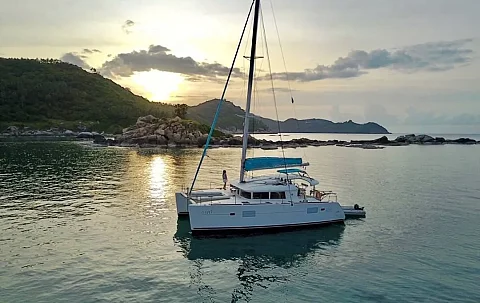  Emerald | 40ft Lagoon | Charter Yacht in Koh Samui