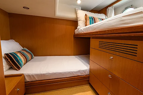  Phang Nga & Phi Phi Island (2 days / 1 night) | Ariella